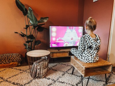Mijn haat- en liefde verhouding met het televisiekijk gedrag van mijn dochter.