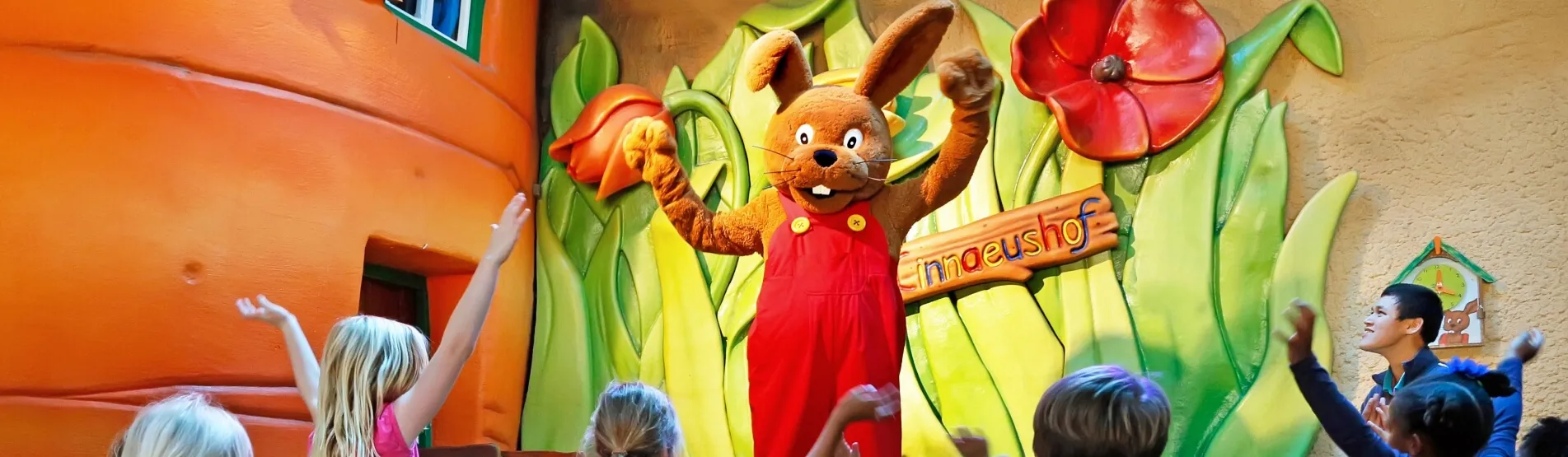 Speeltuin-mascotte-Bennie-Broek