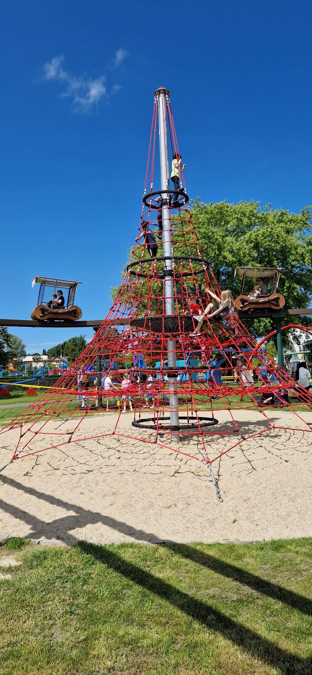 XL climbing pyramid